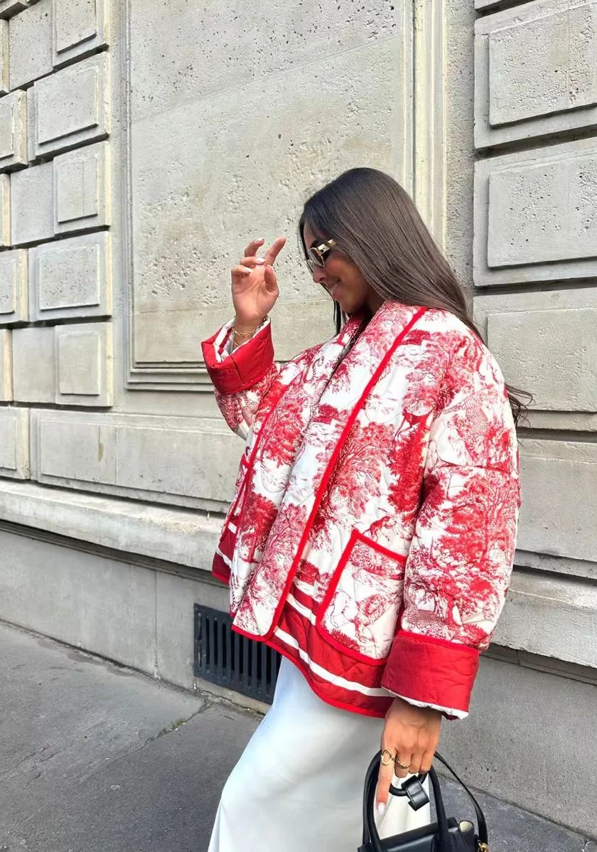Quiltet oversized jakke med vintage-blækmaleriprint