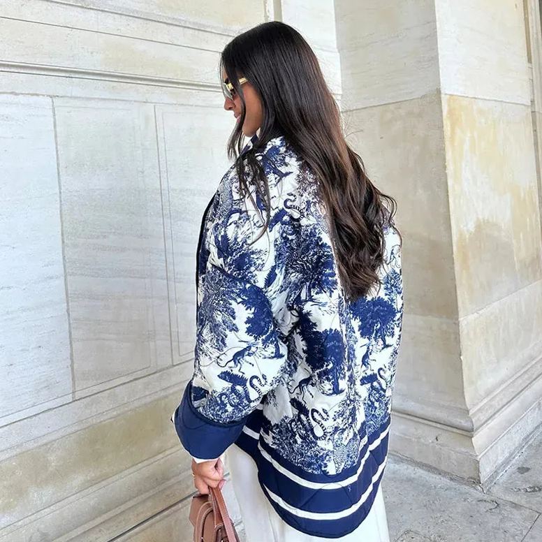 Quiltet oversized jakke med vintage-blækmaleriprint